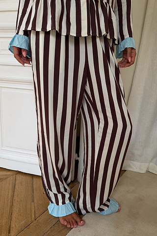 Model is 5ft4” and wears UK size 8/ US 4