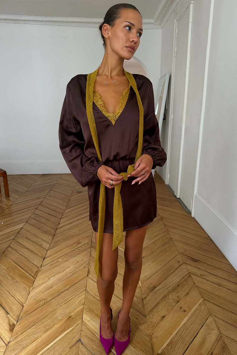Model is 5ft4” and wears UK size 8/ US 4