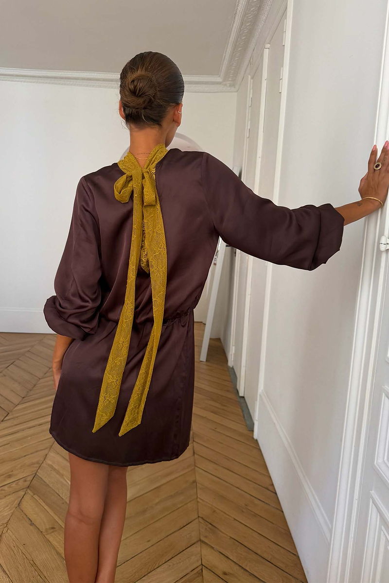 Model is 5ft4” and wears UK size 8/ US 4