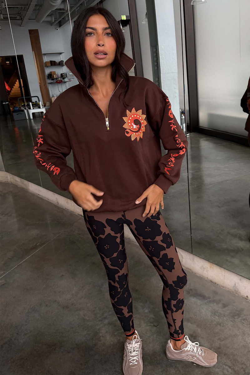 Model is 5ft7” and wears size M