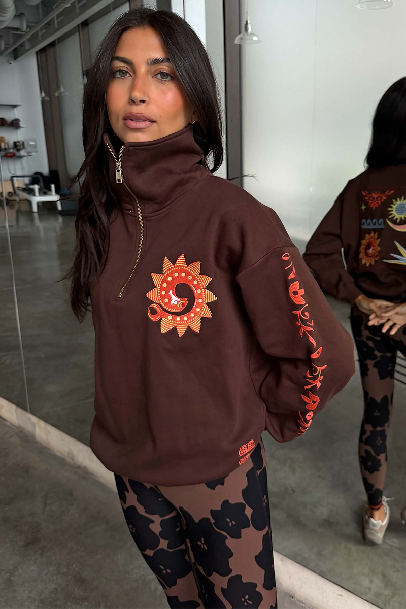 Model is 5ft7” and wears size M
