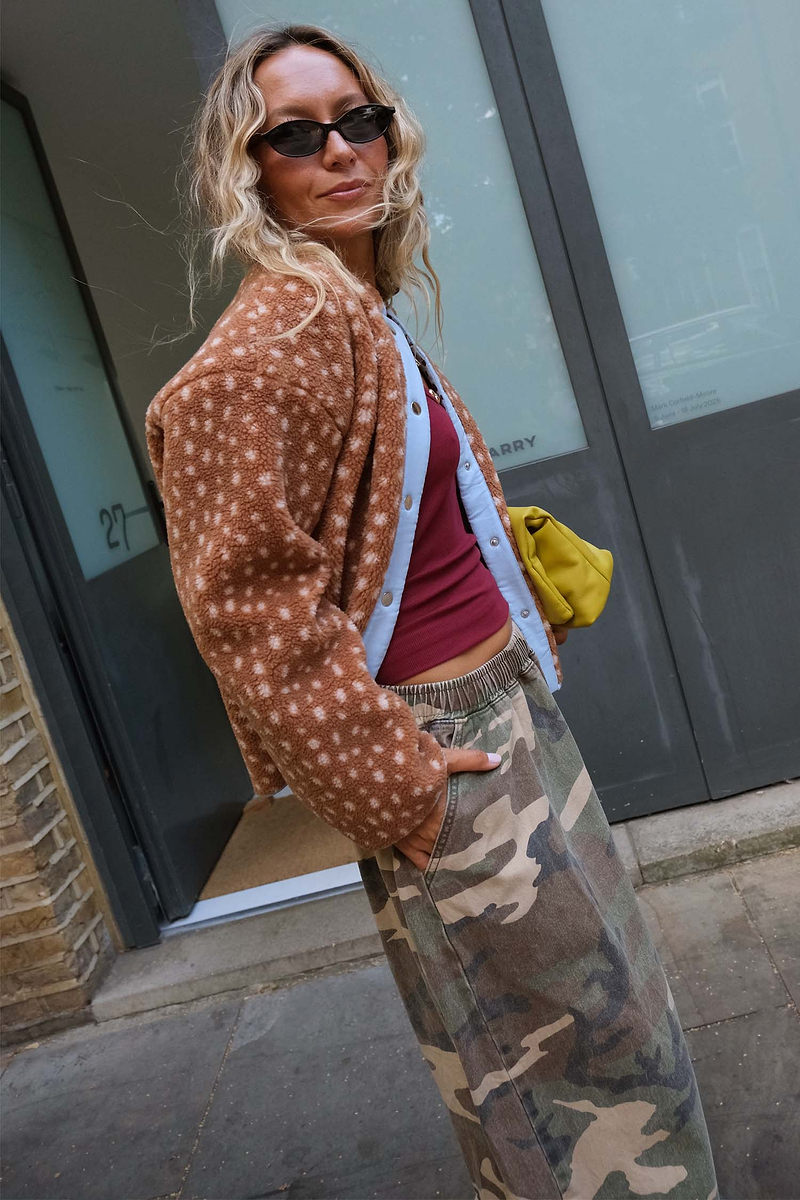 Model is 5ft5” and wears size M