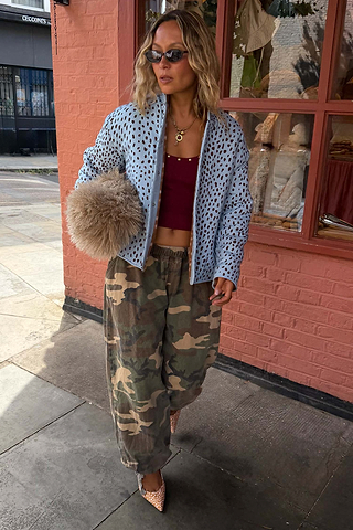 Model is 5ft5” and wears size M