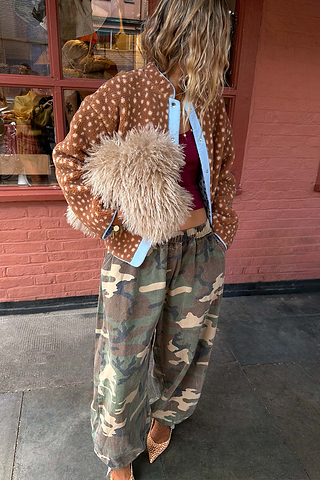 Model is 5ft5” and wears size M