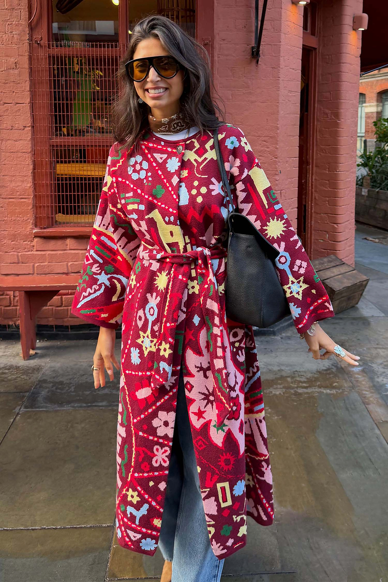 Model is 5ft7” and wears size M