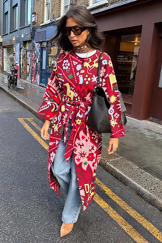 Model is 5ft7” and wears size M