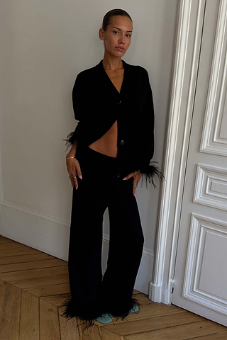 Model is 5ft4” and wears size M