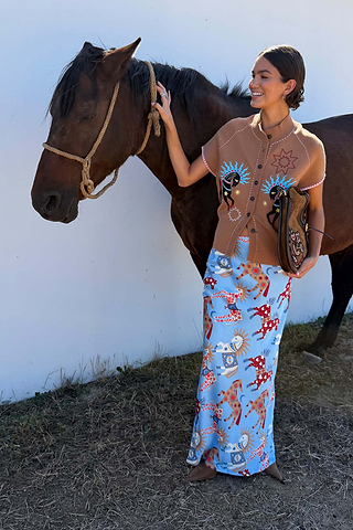Model is 5ft7” and wears UK size 10/ US 6