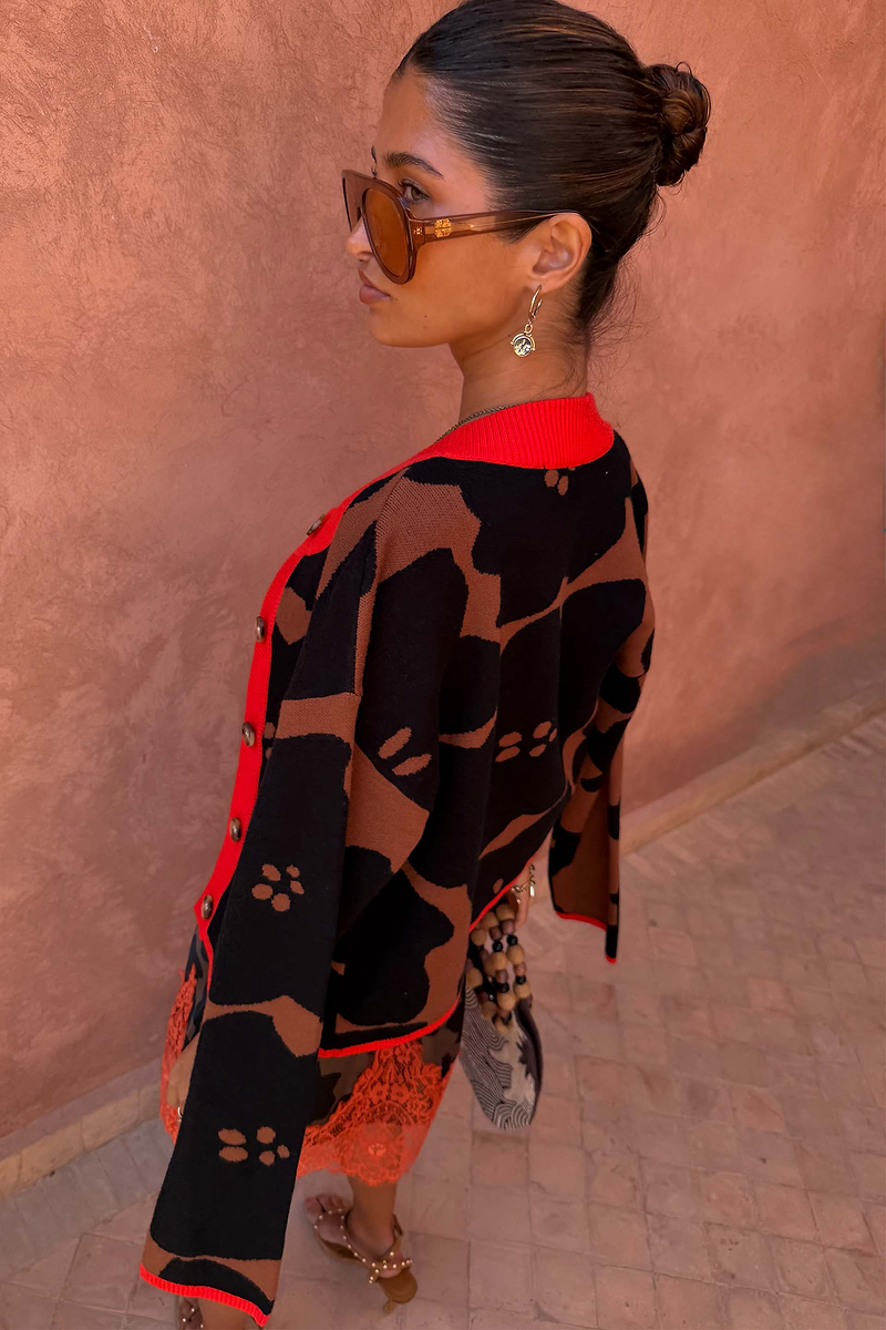 Model is 5ft4” and wearing size M