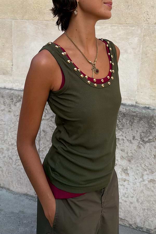 Model is 5ft7” and wears size M