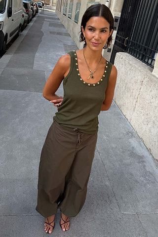Model is 5ft7” and wears size M