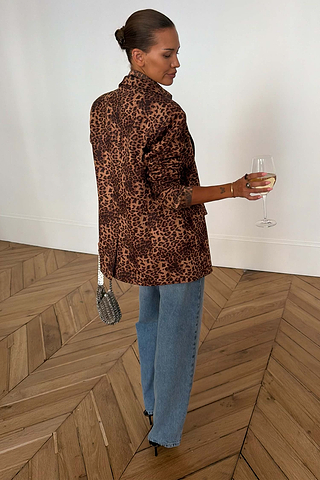 Model is 5ft4” and wears UK size 10/ US 6