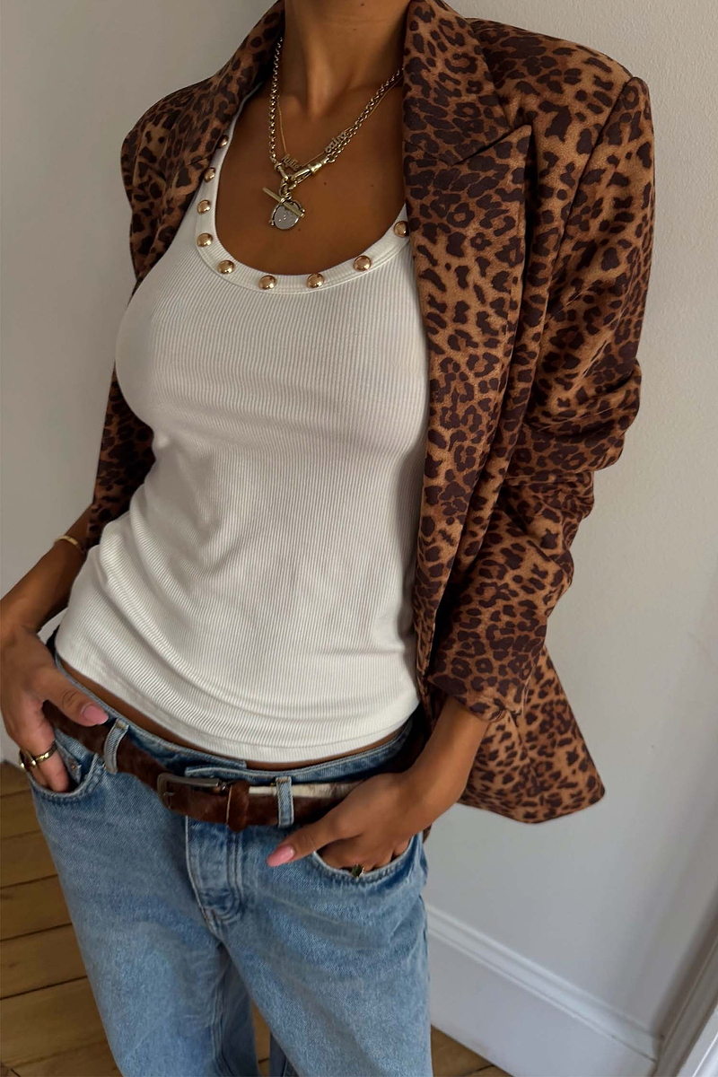 Model is 5ft4” and wears UK size 10/ US 6