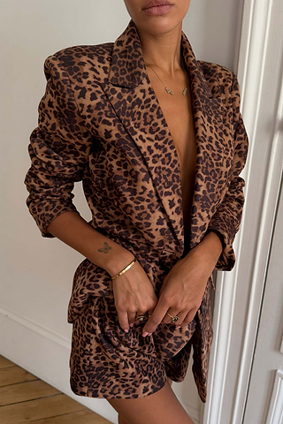 Model is 5ft4” and wears UK size 10/ US 6