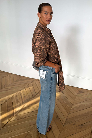 Model is 5ft4” and wears UK size 8/ US 4