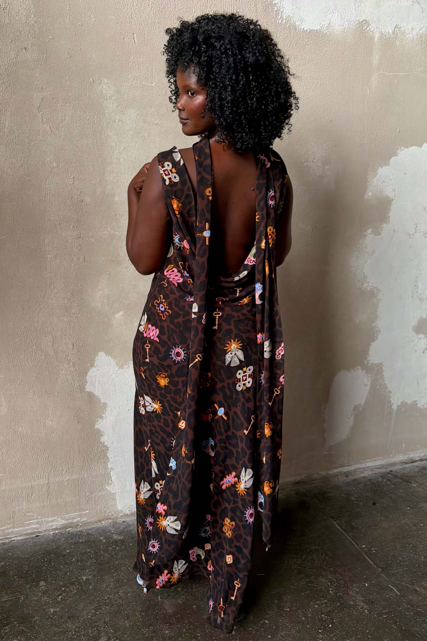 Model is 5ft9” and wears UK size 18/ US 14