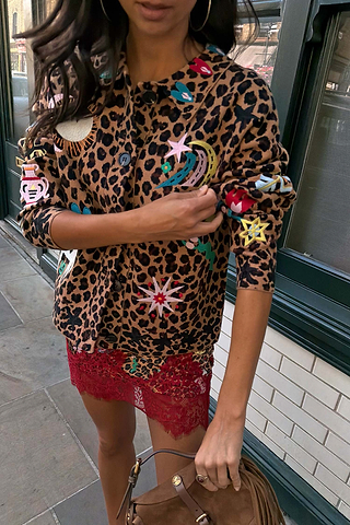 Model is 5ft7” and wears size M