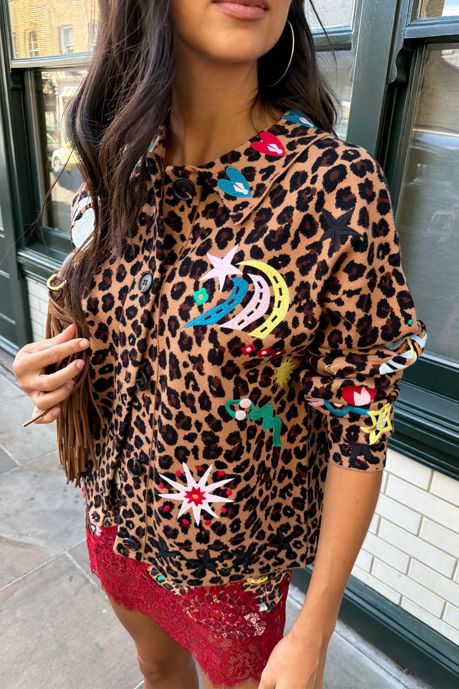Model is 5ft7” and wears size M