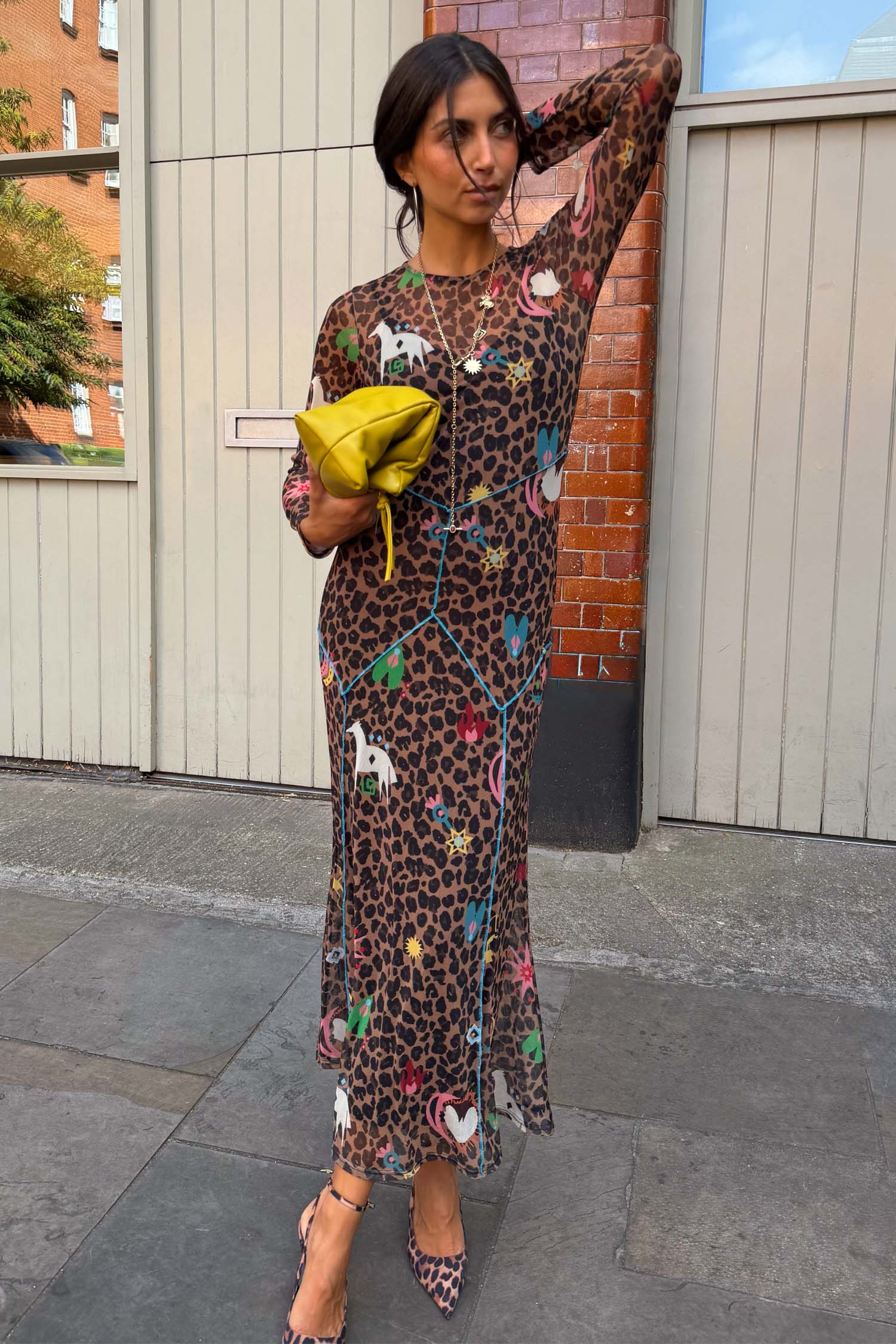 Model is 5ft7” and wears UK size 10/ US 6