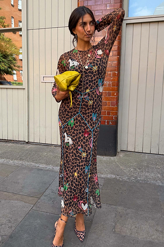 Model is 5ft7” and wears UK size 10/ US 6