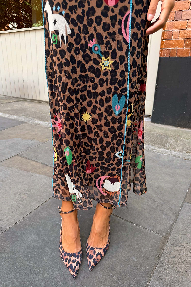 Model is 5ft7” and wears UK size 10/ US 6