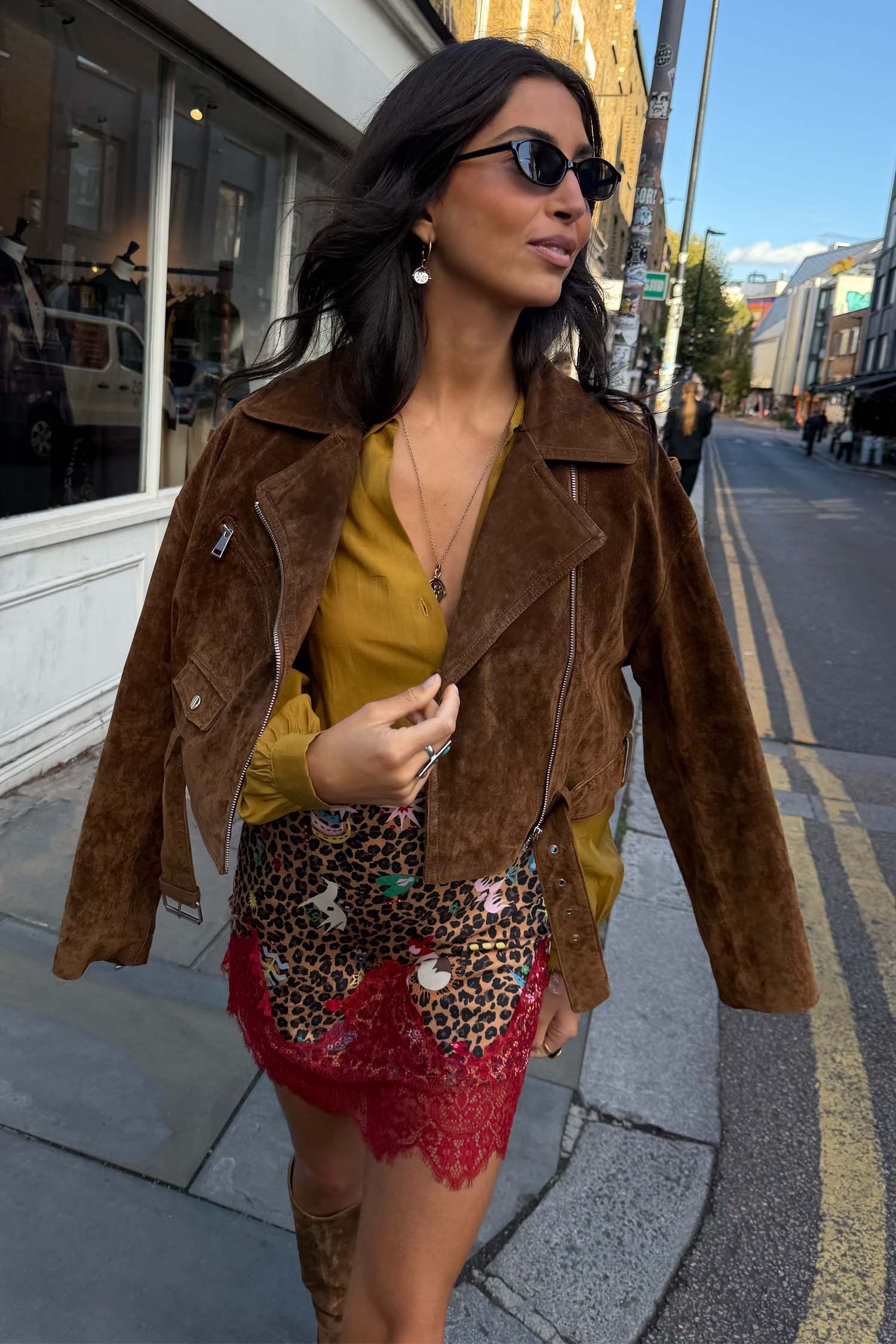 Model is 5ft7” and wears size M