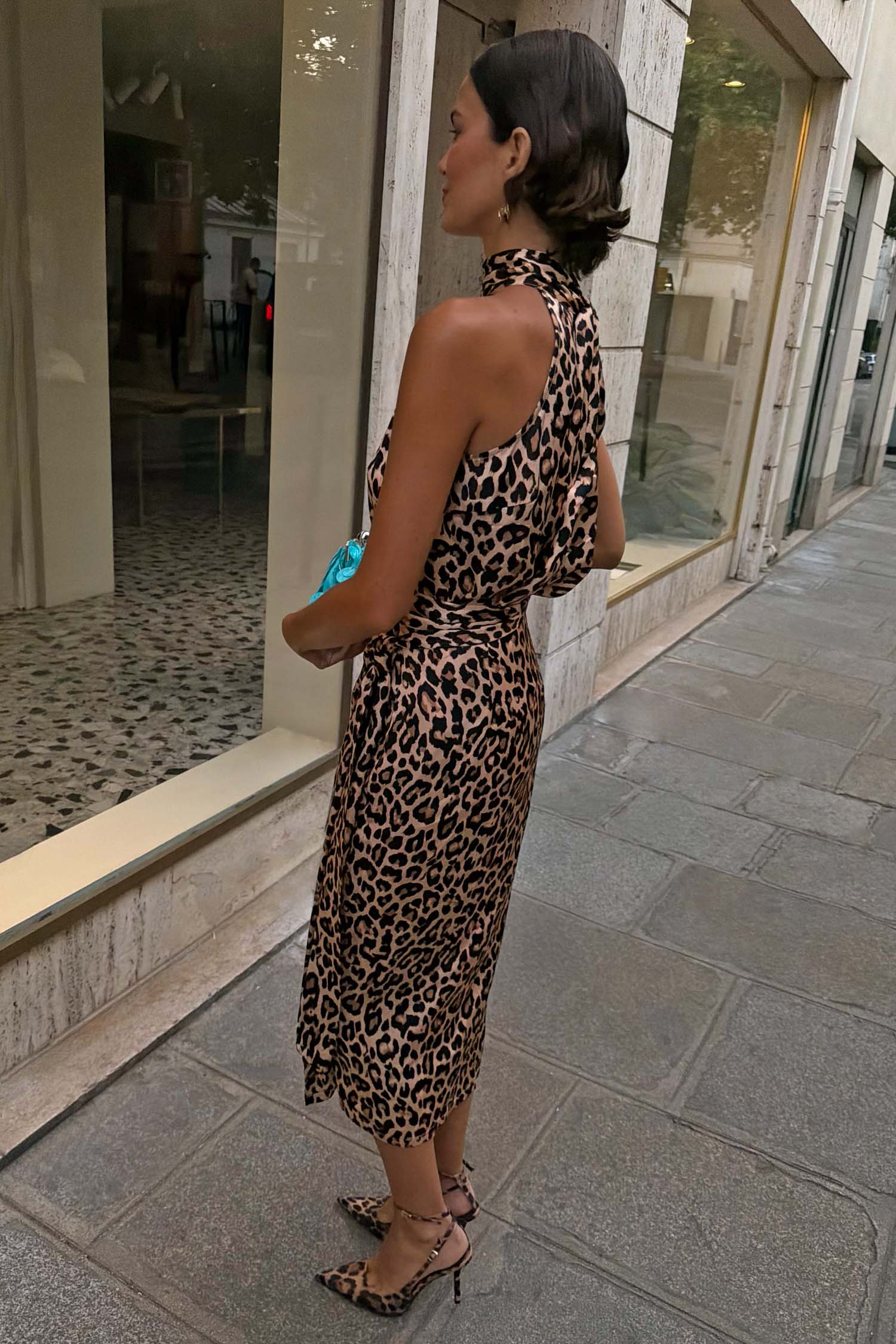 Model is 5ft7” and wears UK size 10/ US 6