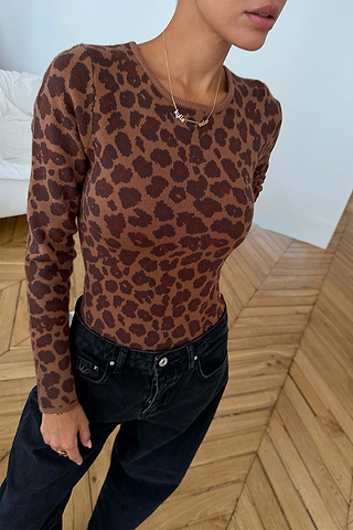 Model is 5ft4” and wears UK size 8/ US 4