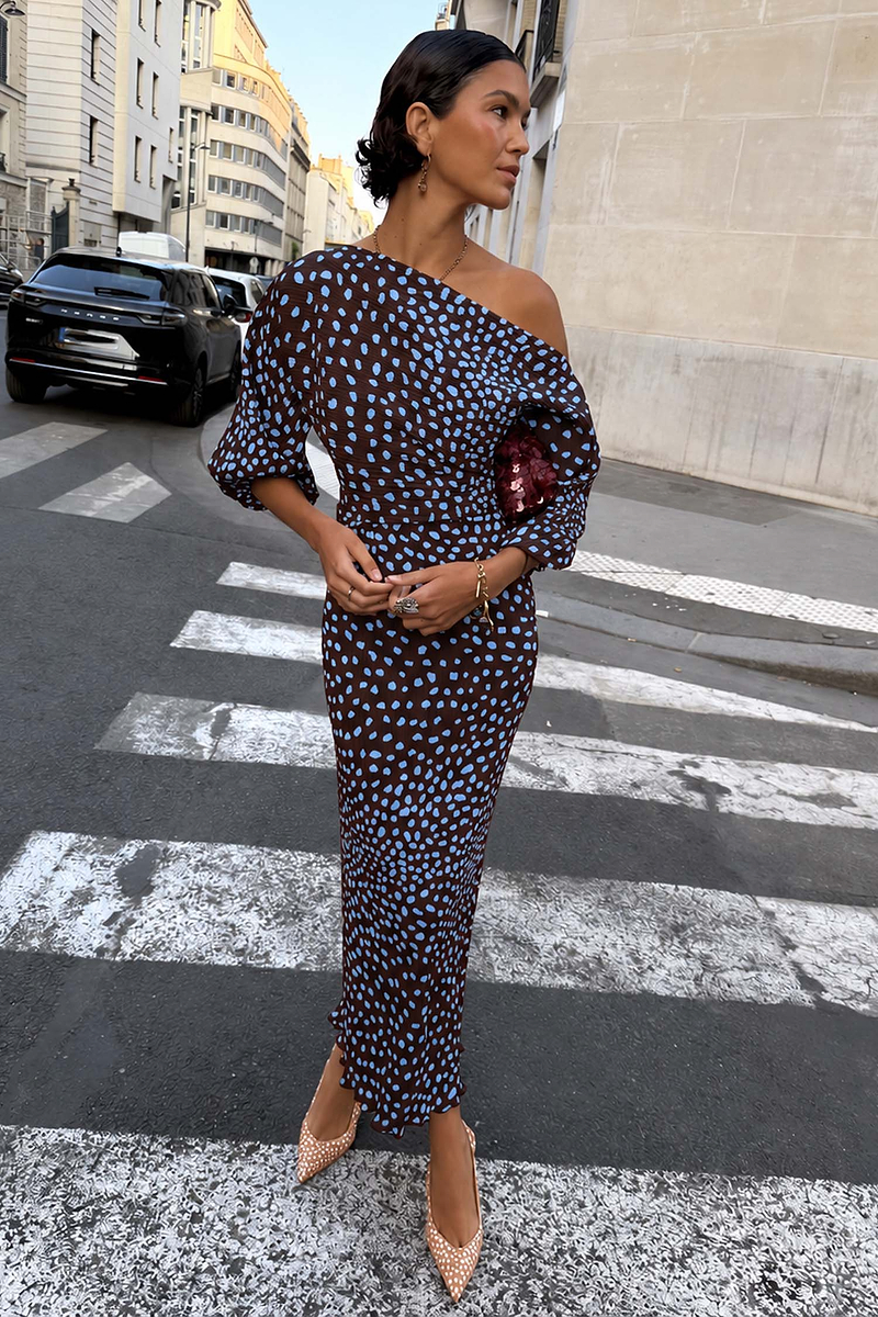 Model is 5ft7” and wears size M
