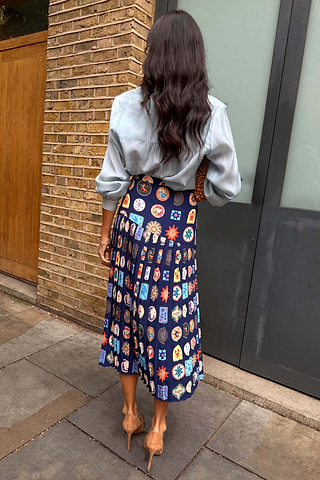 Model is 5ft7” and wears UK size 10/ US 6