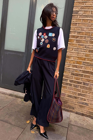 Model is 5ft7” and wears UK size 10/ US 6