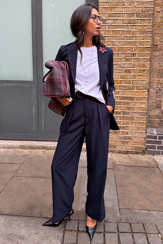 Model is 5ft7” and wears UK size 10/ US 6
