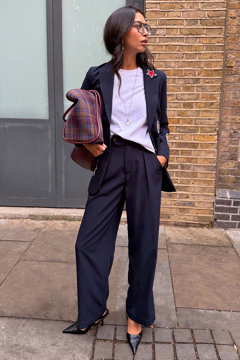 Model is 5ft7” and wears UK size 10/ US 6