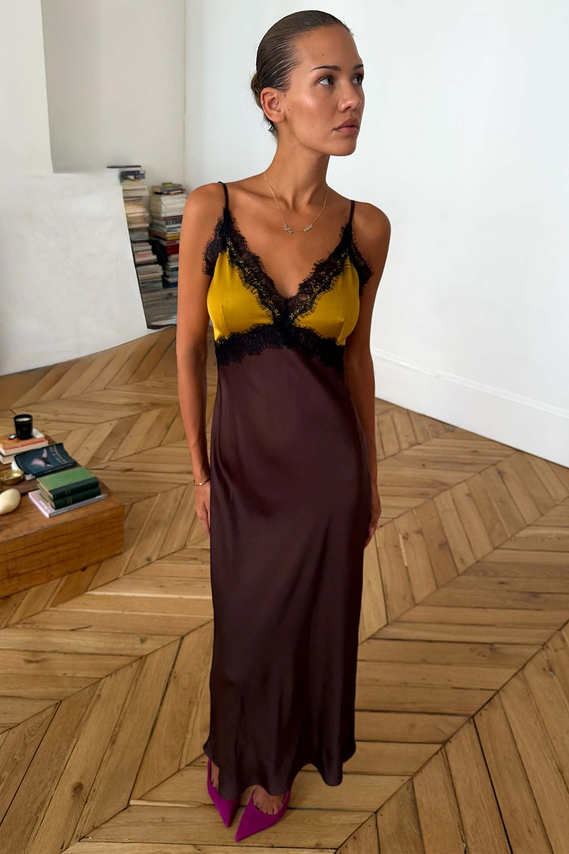 Model is 5ft4” and wears UK size 8/ US 4