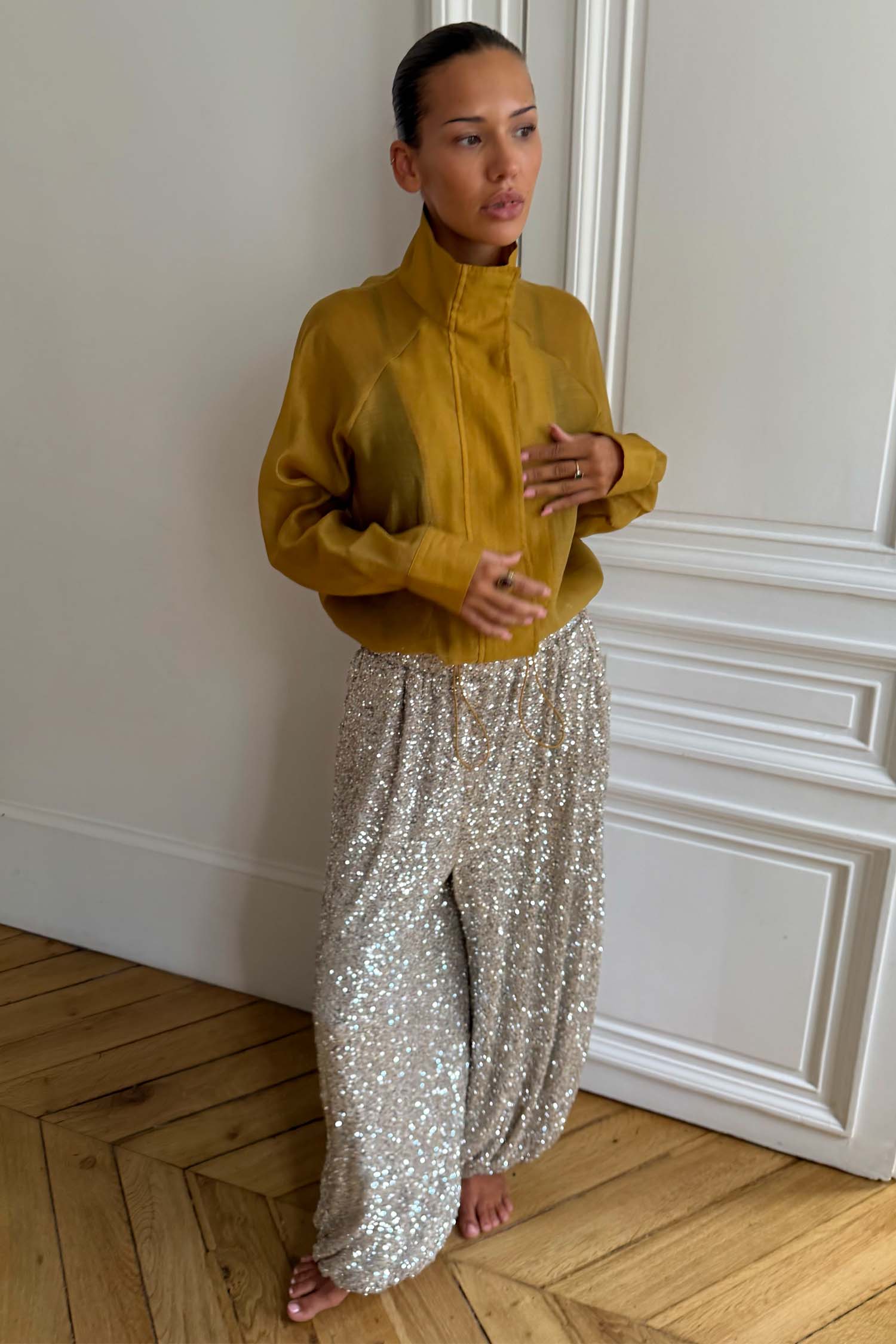 Model is 5ft5” and wears size M