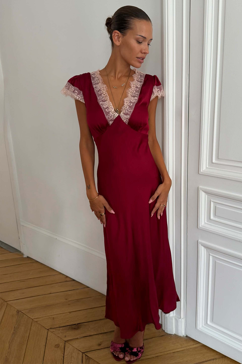 Model is 5ft5” and wears UK size 8/ US 4