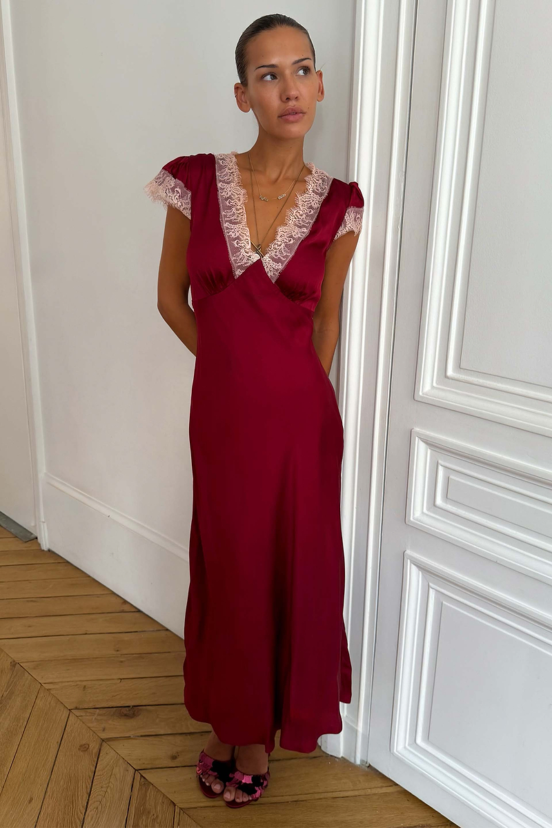 Model is 5ft5” and wears UK size 8/ US 4