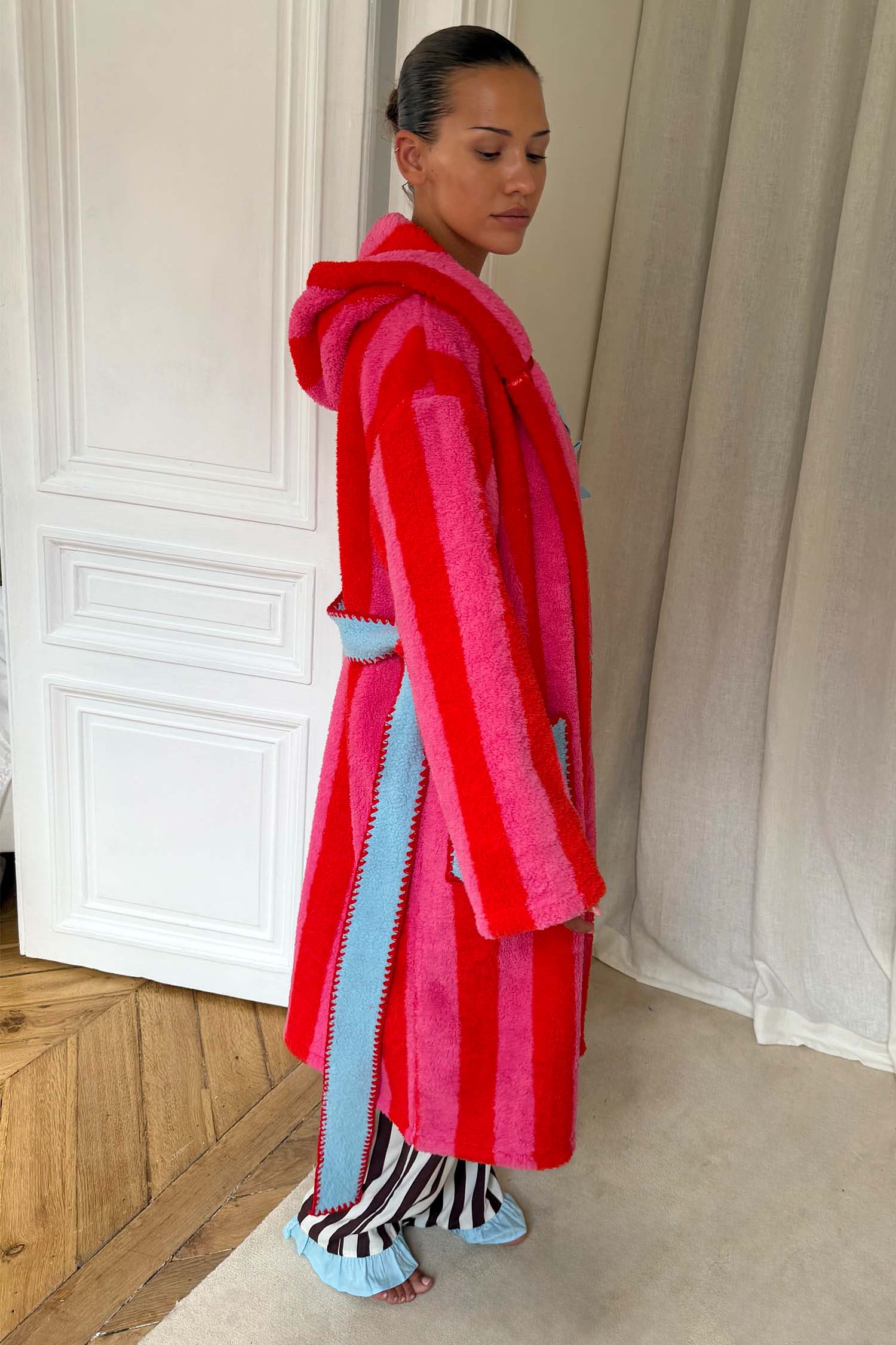 Model is 5ft4” and wears size M