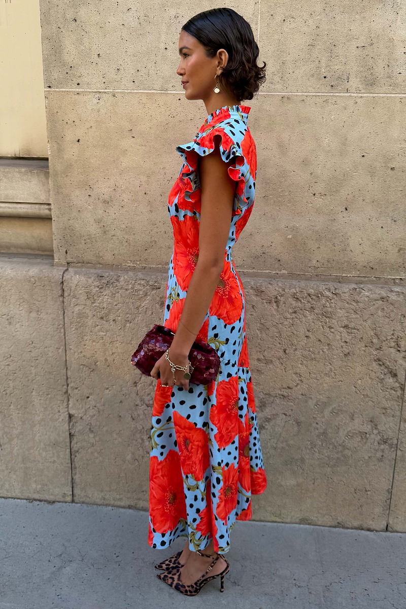 Model is 5ft7” and wears UK size 10/ US 6