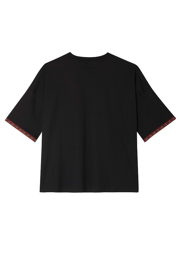 Back of the black cotton Running Wilder T-shirt featuring a boxy relaxed fit and patterned sleeve cuffs.