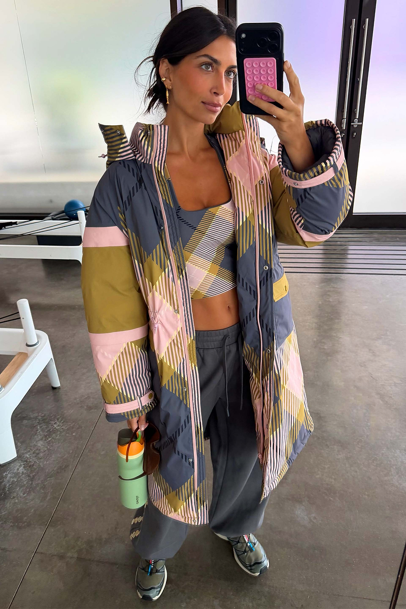 Model is 5ft7” and wears UK size 10/ US 6