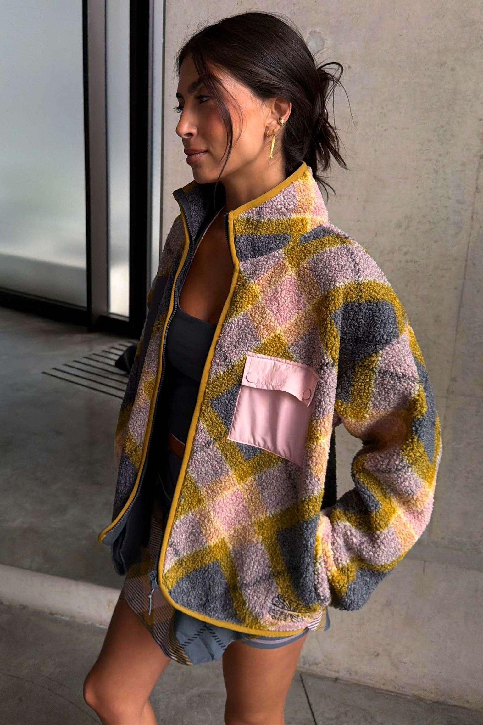 Model is 5ft7” and wears size M