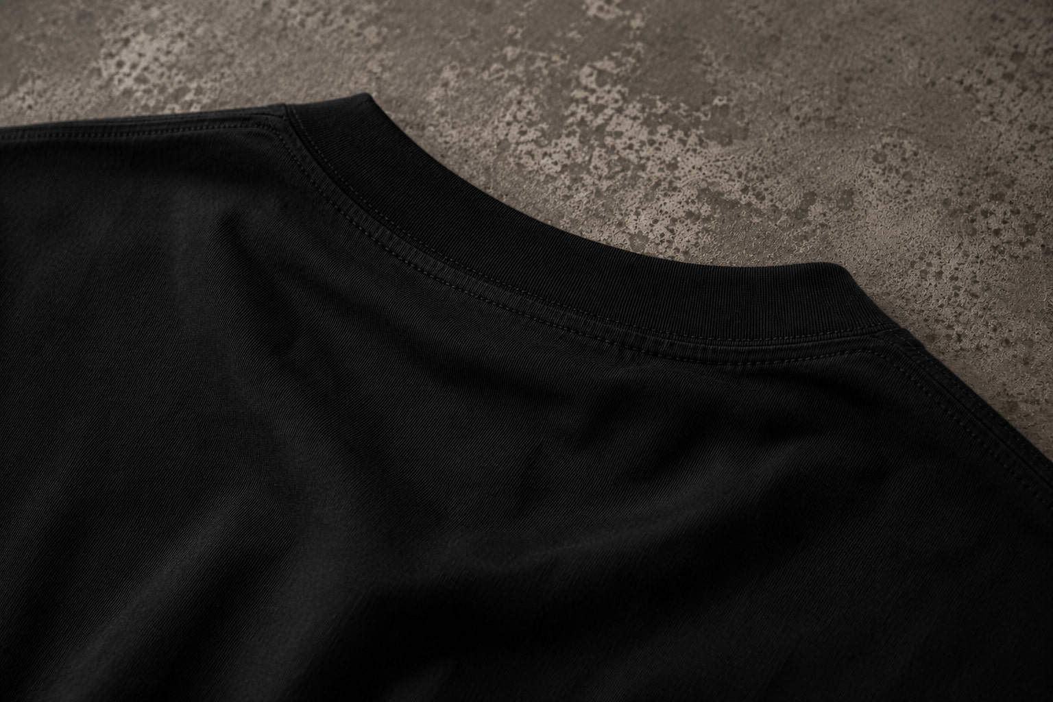 SHAPE-RETENTION COLLAR