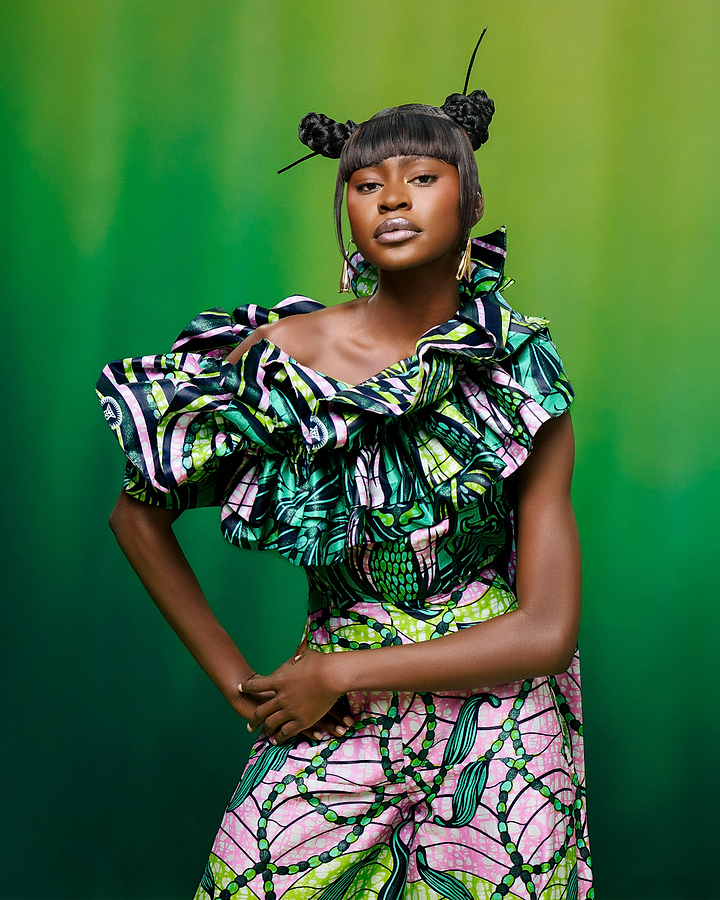 Vibrant off-the-shoulder dress bold green grand super-wax vls9099.001