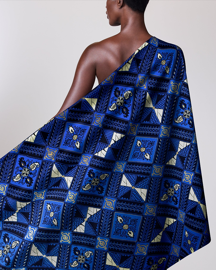 Wax Hollandais | VL00014.410 | Gold Embellished