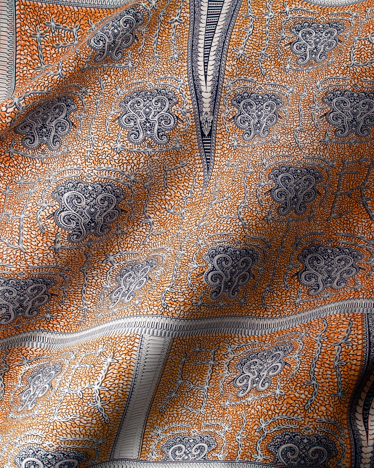 Wax Hollandais | VL00022.397 | Silver Embellished