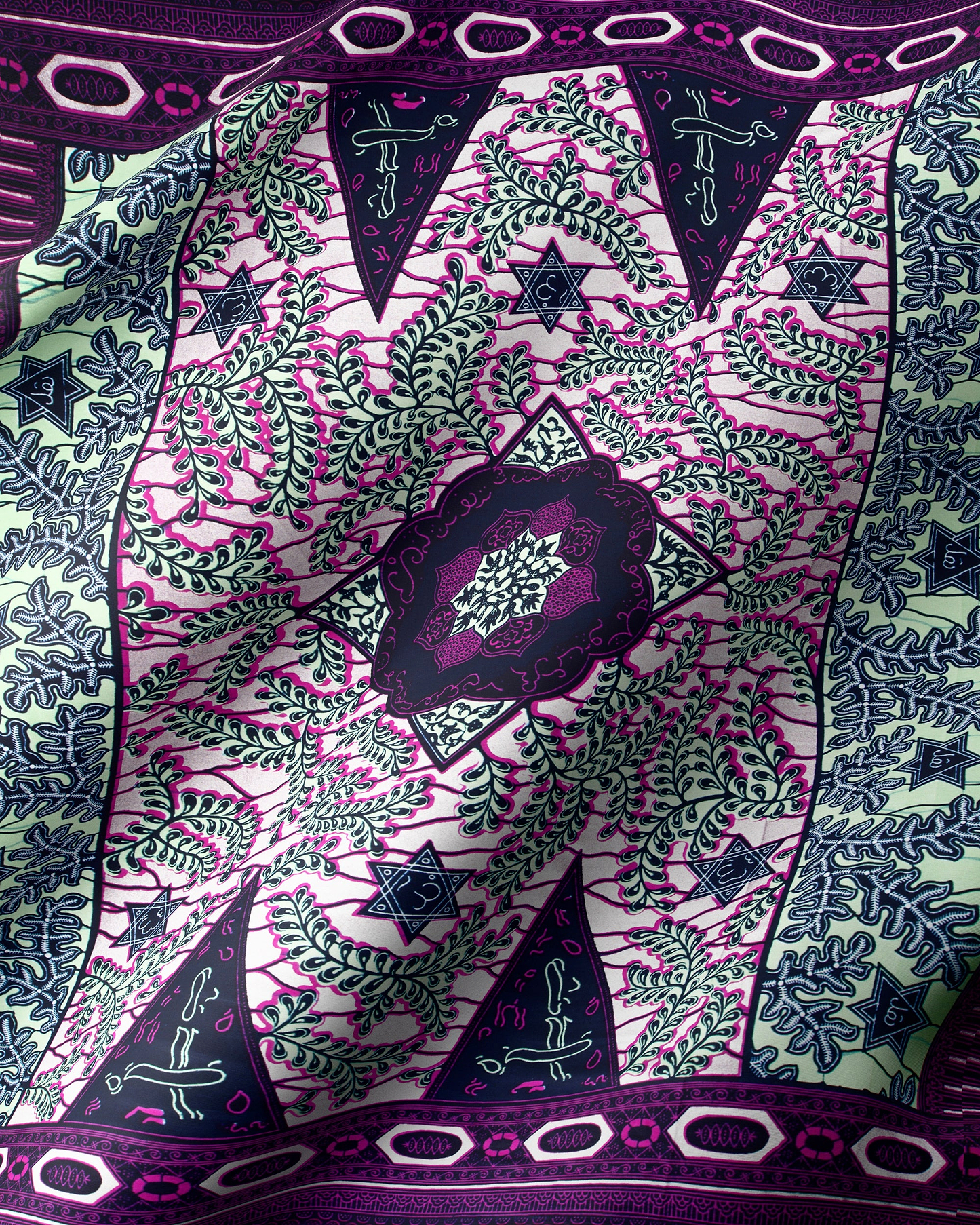 Wax Hollandais | VL00503.130 | Silver Embellished