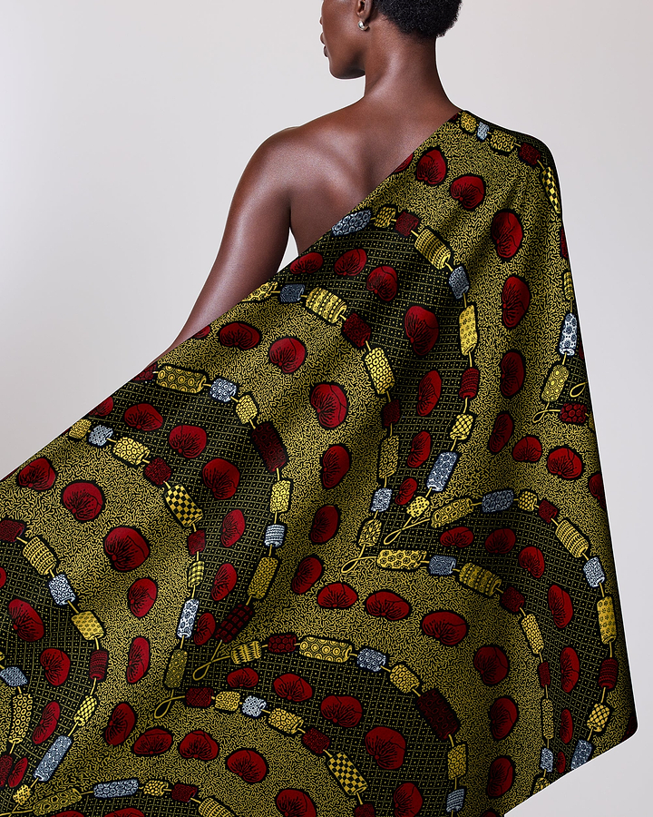 Woman draped patterned fabric wax hollandais vl00792.206