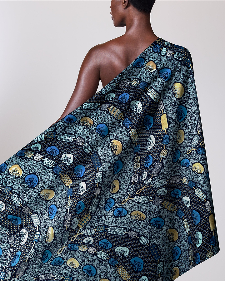 Wax Hollandais | VL00792.291 | Gold Embellished