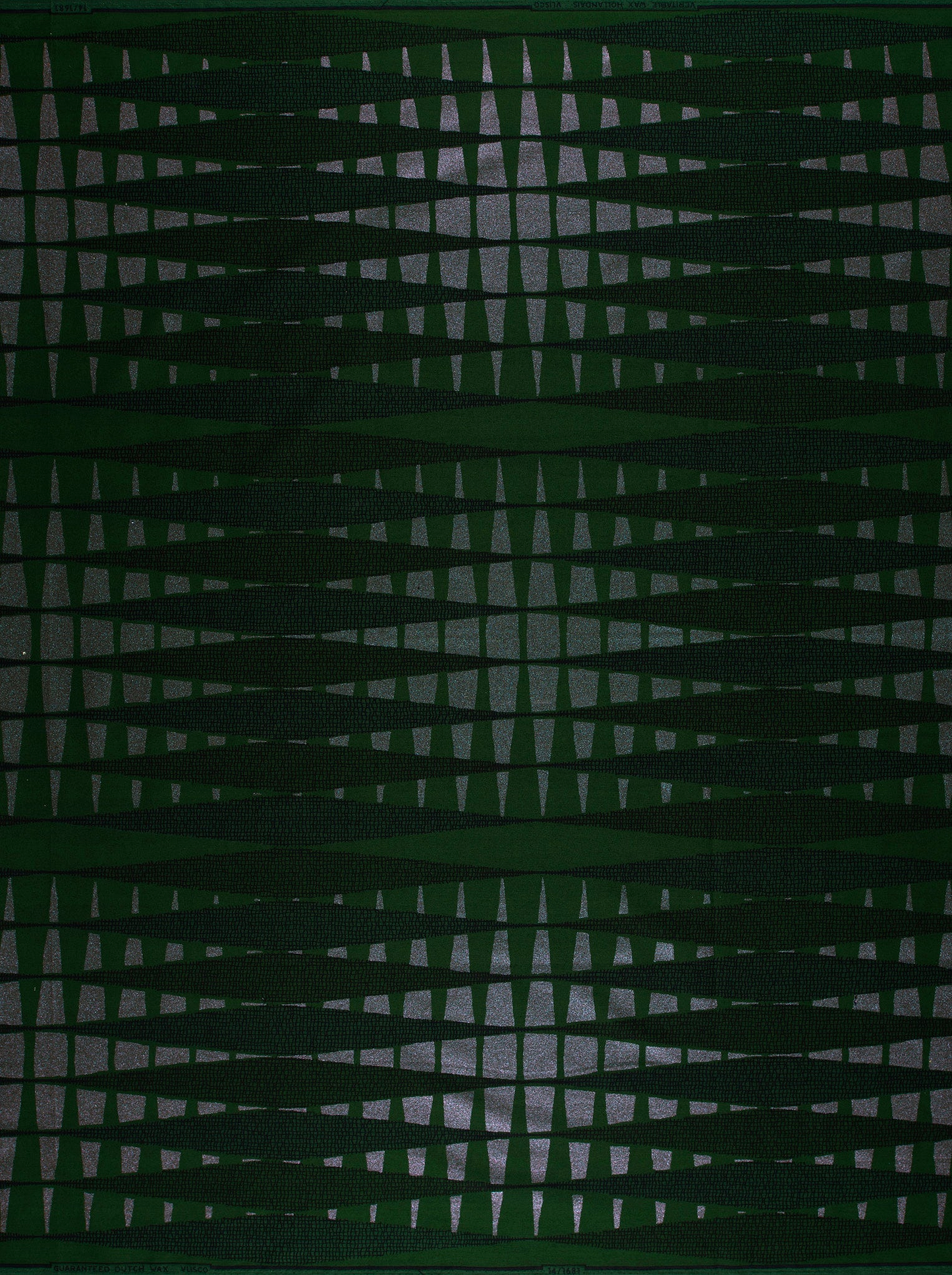 Sky Wax | VL01681.080 | Red-Green Pearl Embellished